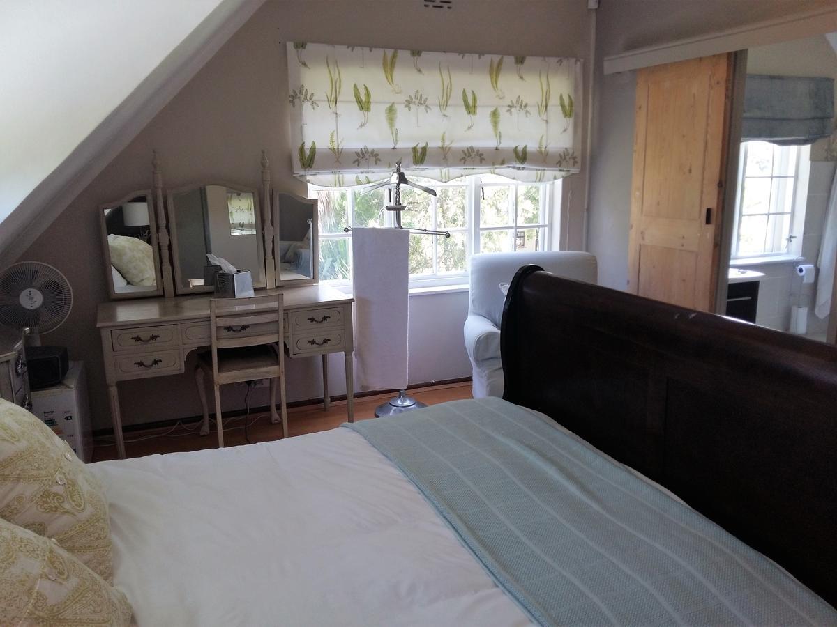 סומרסט ווסט Almond Cottage Bed & Breakfast מראה חיצוני תמונה