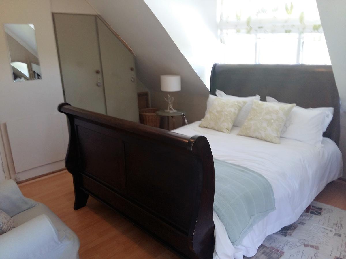 סומרסט ווסט Almond Cottage Bed & Breakfast מראה חיצוני תמונה