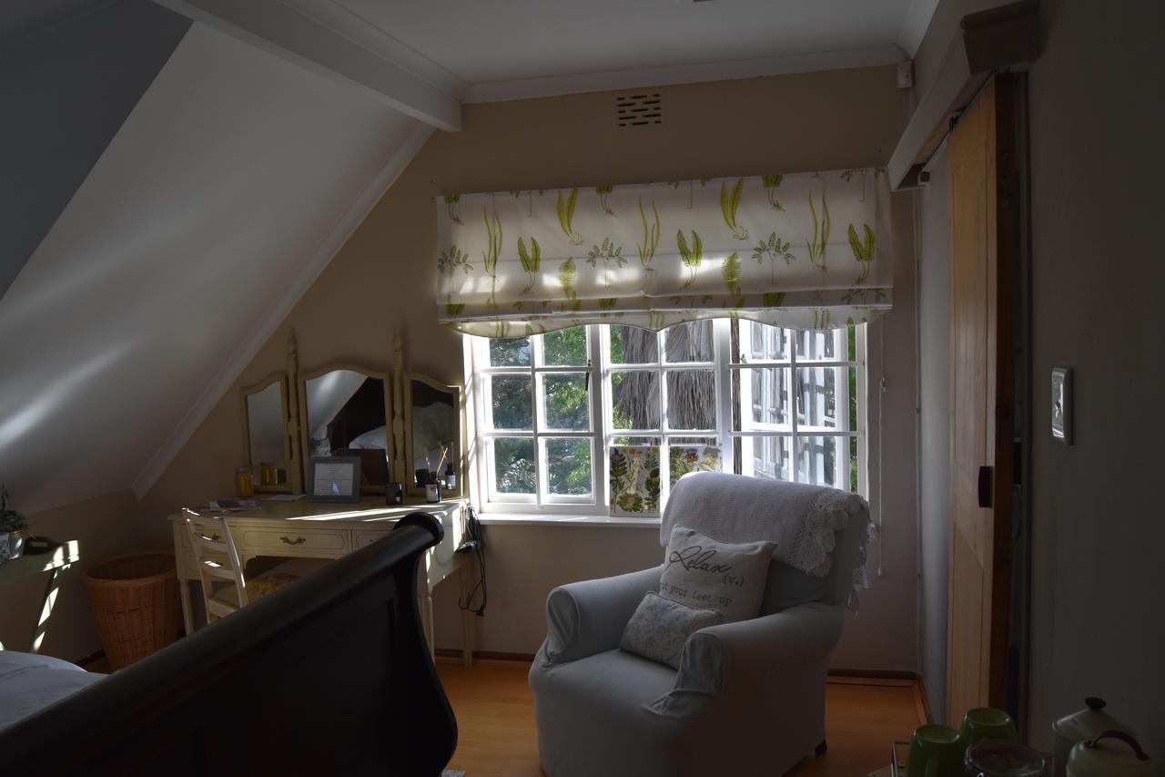 סומרסט ווסט Almond Cottage Bed & Breakfast מראה חיצוני תמונה