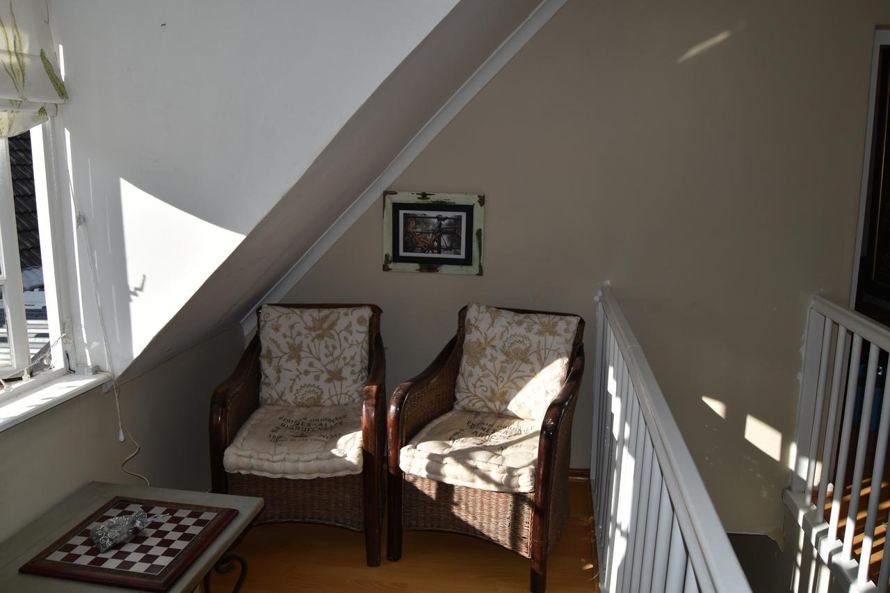 סומרסט ווסט Almond Cottage Bed & Breakfast מראה חיצוני תמונה