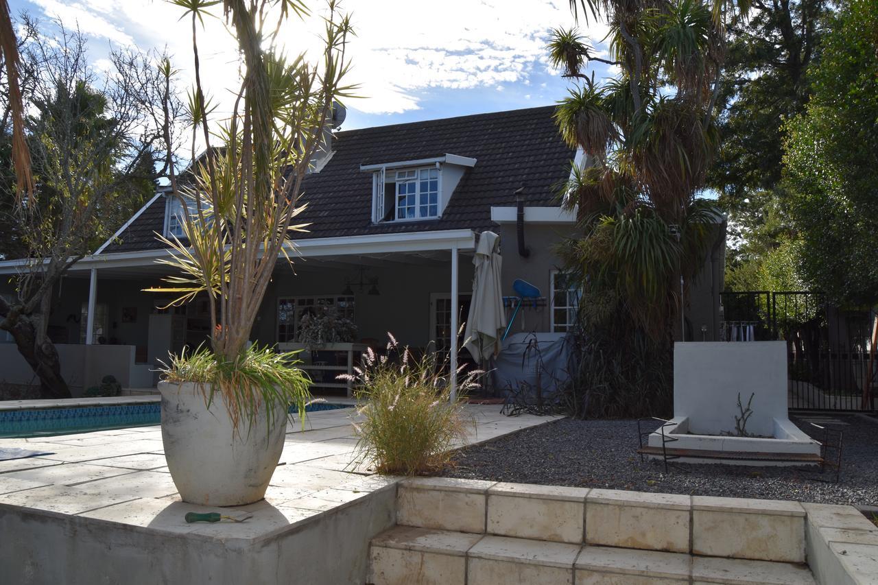 סומרסט ווסט Almond Cottage Bed & Breakfast מראה חיצוני תמונה