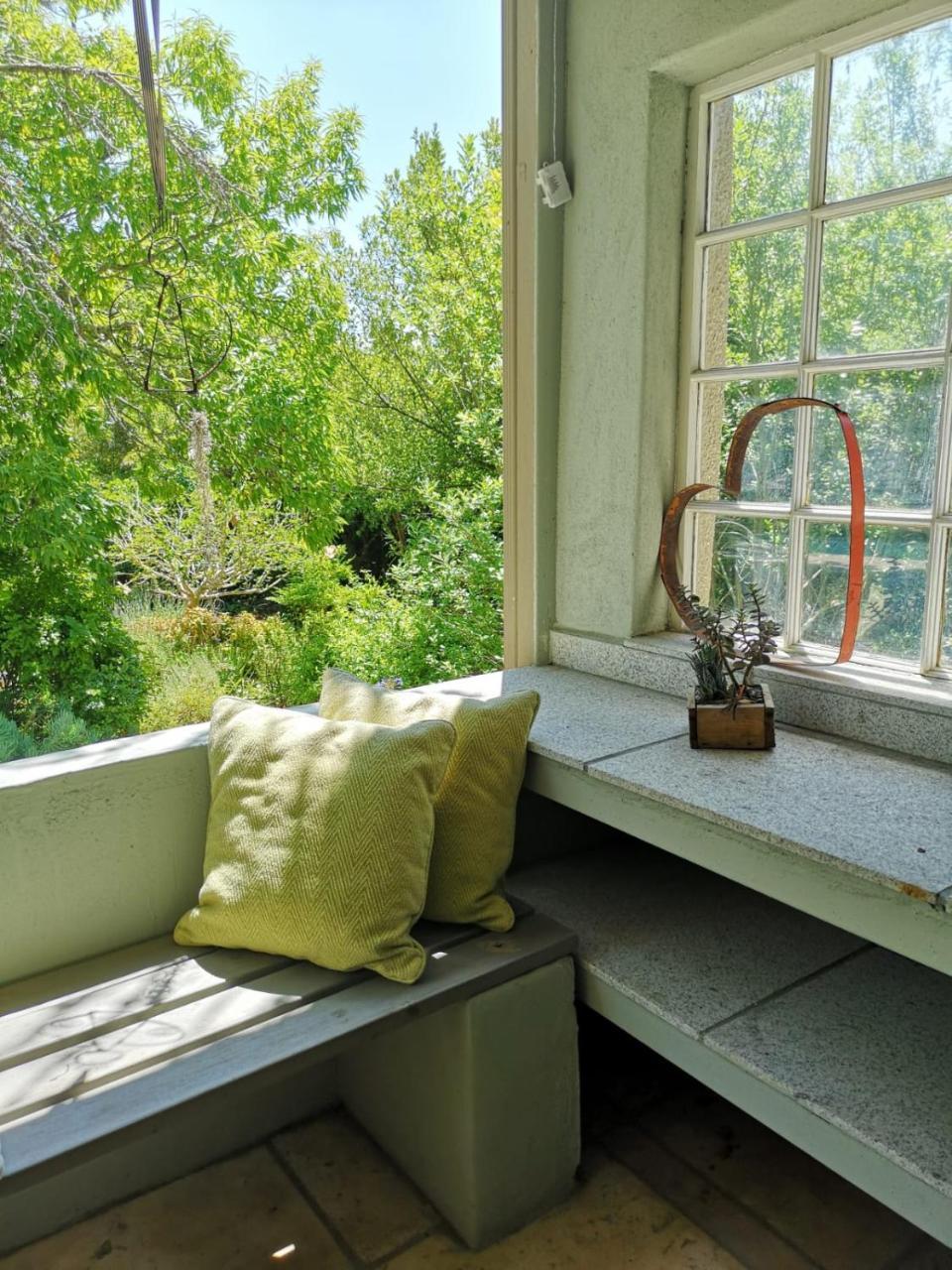 סומרסט ווסט Almond Cottage Bed & Breakfast מראה חיצוני תמונה