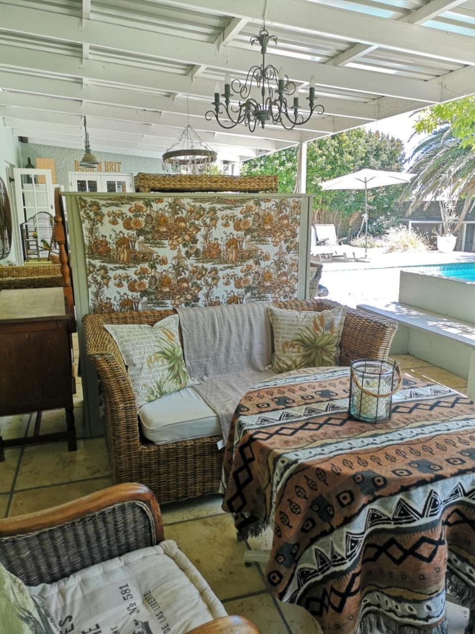 סומרסט ווסט Almond Cottage Bed & Breakfast מראה חיצוני תמונה