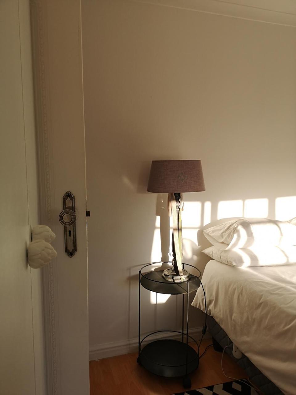 סומרסט ווסט Almond Cottage Bed & Breakfast מראה חיצוני תמונה